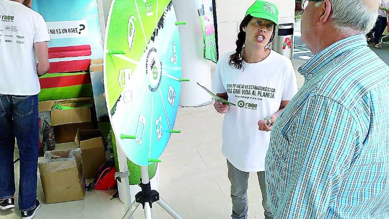 “Dona vida al planeta” conciencia sobre el reciclado y la contaminación “Dona vida al planeta” conciencia sobre el reciclado y la contaminación