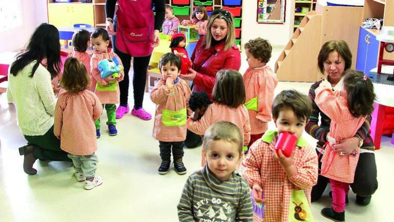 La Escuela Infantil La Mota dispone de 115 plazas repartidas en 8 clases