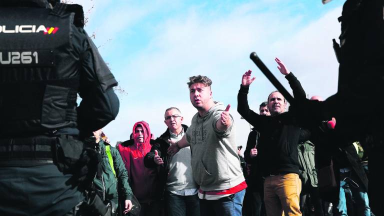 Los taxistas mantienen la huelga indefinida ahora “con más fuerza” Los taxistas mantienen la huelga indefinida ahora “con más fuerza”