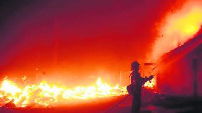 El fuego deja 63 muertos y más de 600 desaparecidos en California