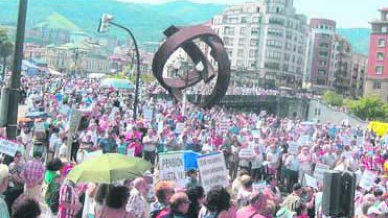Miles de jubilados reclaman en Bilbao unas pensiones dignas