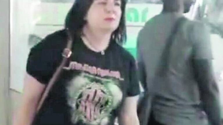 Una fan con enorme suerte Una fan con enorme suerte
