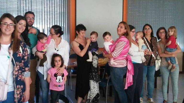 “Nacer y Mamar”, un grupo de mujeres de apoyo mutuo “Nacer y Mamar”, un grupo de mujeres de apoyo mutuo