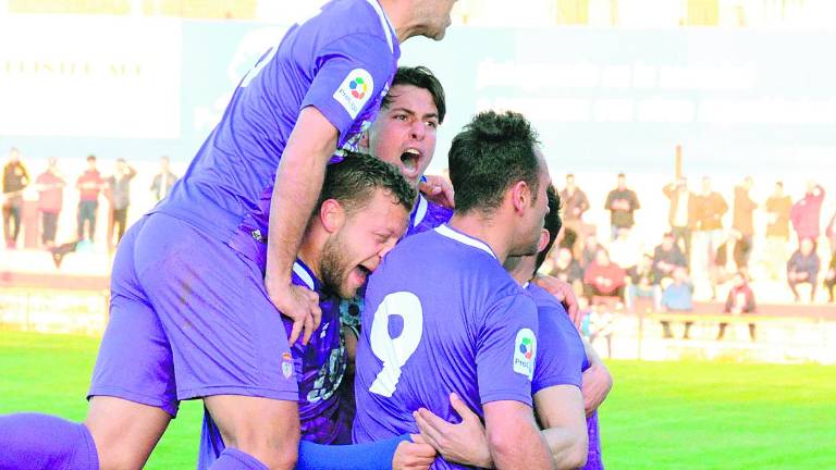 El Real Jaén da un paso firme hacia el play off El Real Jaén da un paso firme hacia el play off