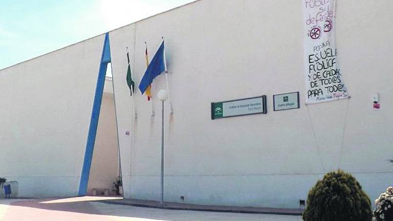 Clamor por más personal no docente en el IES de Huelma Clamor por más personal no docente en el IES de Huelma