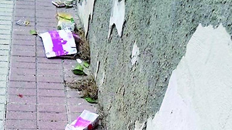 Denuncian el acopio de basura en la barriada de los Marqueses Denuncian el acopio de basura en la barriada de los Marqueses