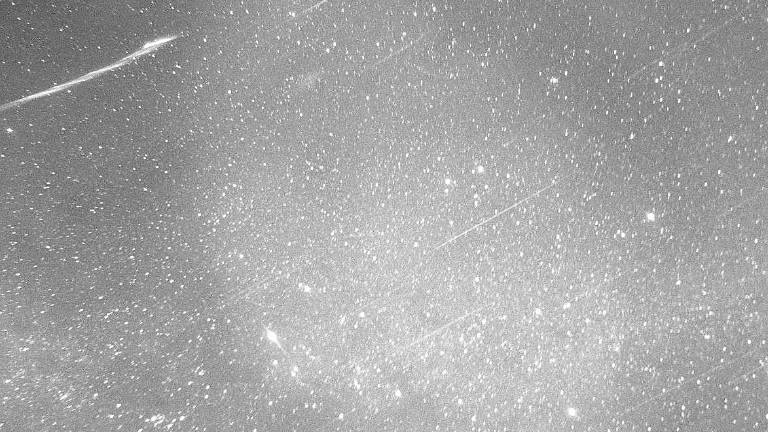 Un objeto extraterrestre surca el cielo y cae en la Sierra Sur Un objeto extraterrestre surca el cielo y cae en la Sierra Sur