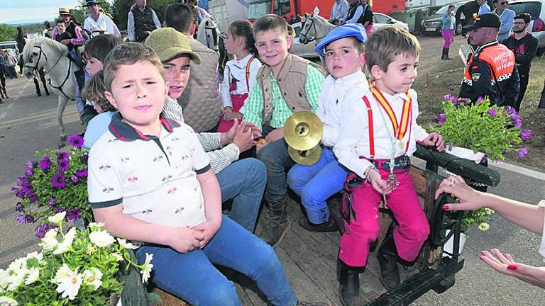 Jornada de hermandad por la Virgen de Nazaret Jornada de hermandad por la Virgen de Nazaret