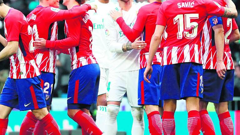 El Real Madrid y el Atlético firman un empate insuficiente