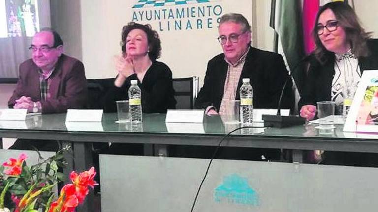 Lucía Marín protagoniza la obra “En torno a Linares”