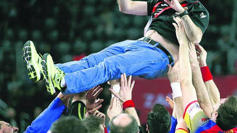 Los “Hispanos” derriban otro muro y se coronan campeones Los “Hispanos” derriban otro muro y se coronan campeones