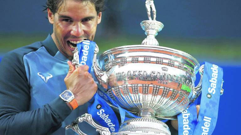 Nadal doblega a Nishikori y consigue su noveno título en el Conde de Godó Nadal doblega a Nishikori y consigue su noveno título en el Conde de Godó