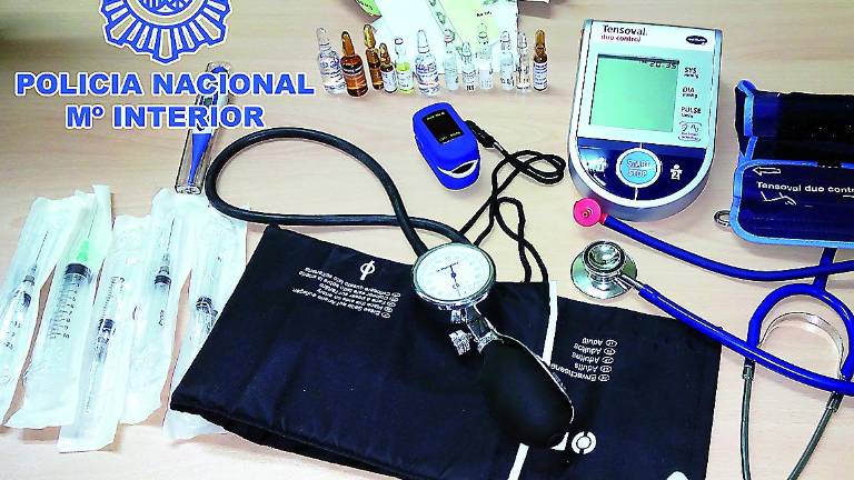 El banquillo espera al acusado de ejercer como médico sin serlo El banquillo espera al acusado de ejercer como médico sin serlo