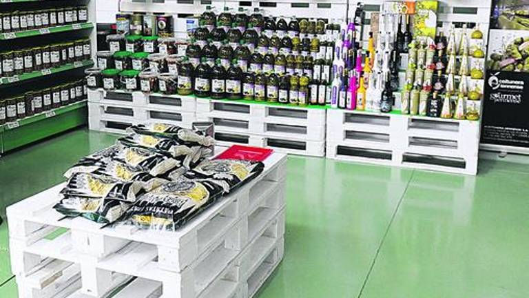 Una empresa que extiende los sabores del mar de olivos Una empresa que extiende los sabores del mar de olivos