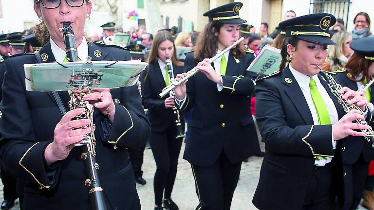 Una festividad de hermanamiento Una festividad de hermanamiento