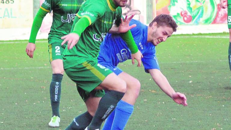 El Mancha Real recorta sin jugar y se coloca al acecho del liderato El Mancha Real recorta sin jugar y se coloca al acecho del liderato