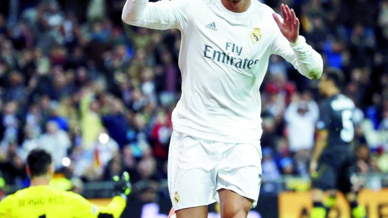 El Real Madrid golea al Sevilla y coge confianza para el clásico del Camp Nou El Real Madrid golea al Sevilla y coge confianza para el clásico del Camp Nou