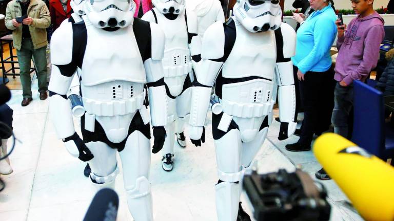 Escasas horas para el esperado estreno de “Star Wars VII” Escasas horas para el esperado estreno de “Star Wars VII”