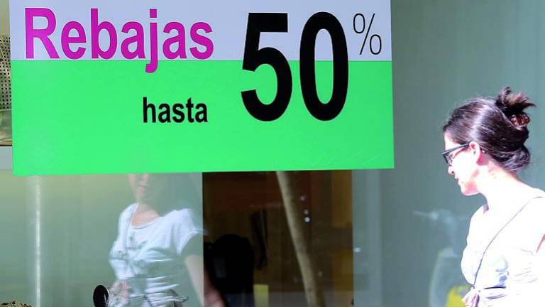 El comercio afronta las rebajas “con lo puesto” El comercio afronta las rebajas “con lo puesto”