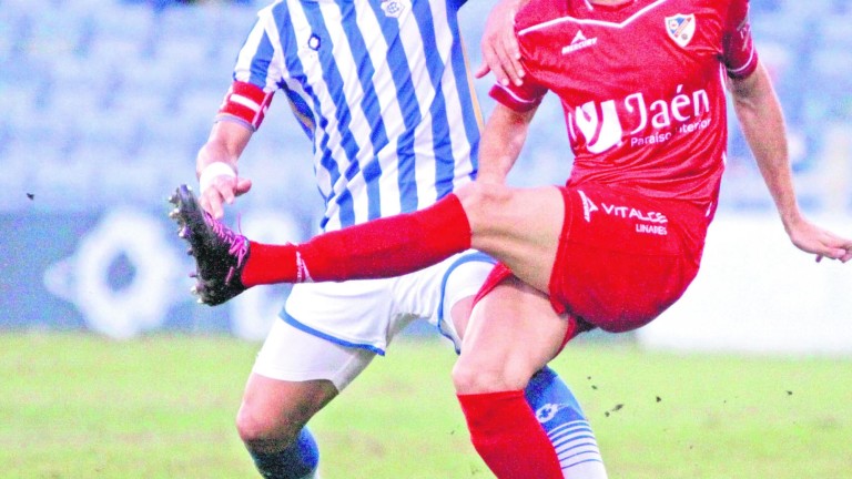 Víctor Curto ilumina al Linares Deportivo en Huelva