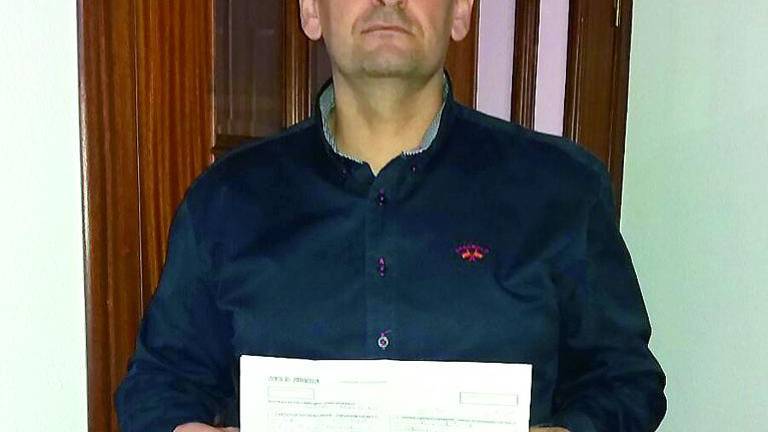 Más de cuatro euros de comisión por donar uno Más de cuatro euros de comisión por donar uno