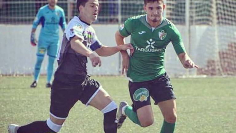 Pedro León, un defensa sub 23 para el Linares