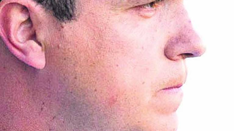 El Linares cae e insiste en su coqueteo con la zona de descenso El Linares cae e insiste en su coqueteo con la zona de descenso