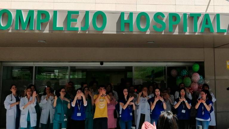 Besos y globos al aire por el Día del Niño Hospitalizado