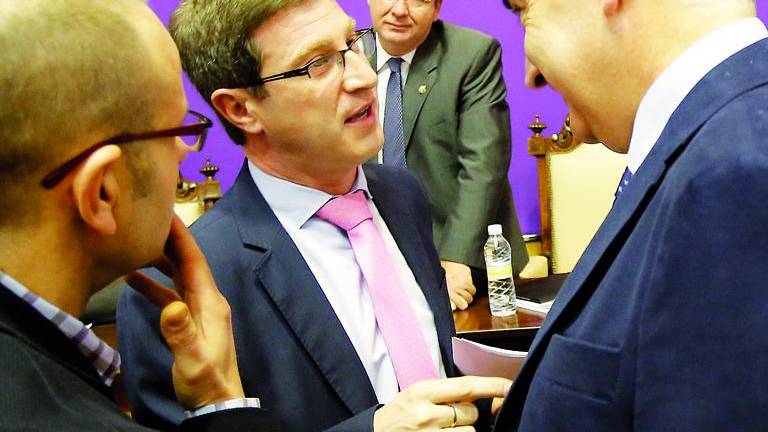 El voto de calidad del alcalde permite refinanciar la deuda El voto de calidad del alcalde permite refinanciar la deuda