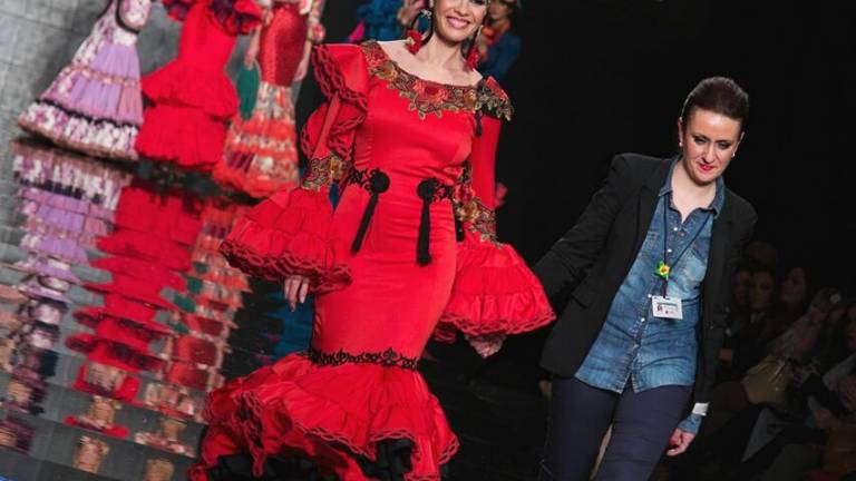 “De niña rompía trajes para hacer vestidos de flamenca” “De niña rompía trajes para hacer vestidos de flamenca”