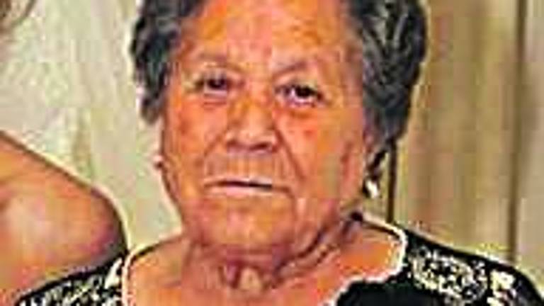 “Gracias, tita Lola, por tu constante sonrisa” “Gracias, tita Lola, por tu constante sonrisa”