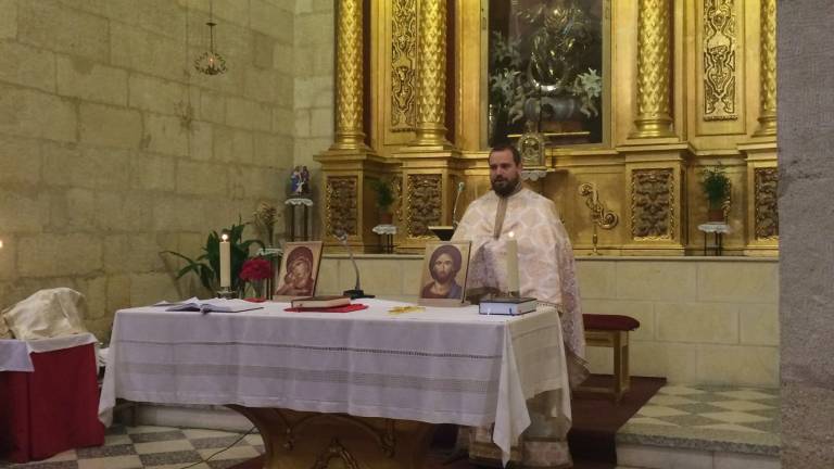 Ortodoxos rumanos forman una parroquia para sus cultos Ortodoxos rumanos forman una parroquia para sus cultos