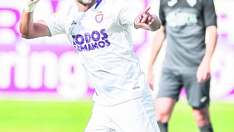 El Real Jaén se dispara en la Liga gracias al acierto de Montes