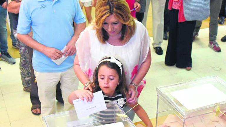El PP “se hace con el poder” de Andalucía y derrota a Susana Díaz El PP “se hace con el poder” de Andalucía y derrota a Susana Díaz