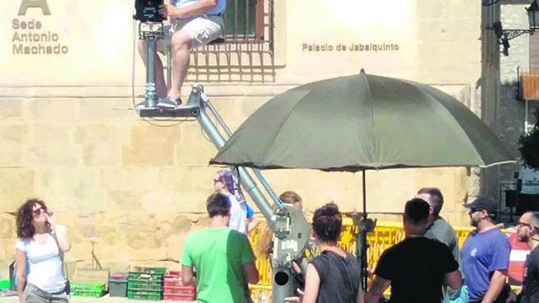 Baeza se viste de cine para recibir a Lope enamorado Baeza se viste de cine para recibir a Lope enamorado