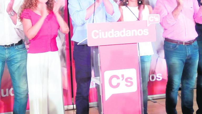 El PP “se hace con el poder” de Andalucía y derrota a Susana Díaz El PP “se hace con el poder” de Andalucía y derrota a Susana Díaz