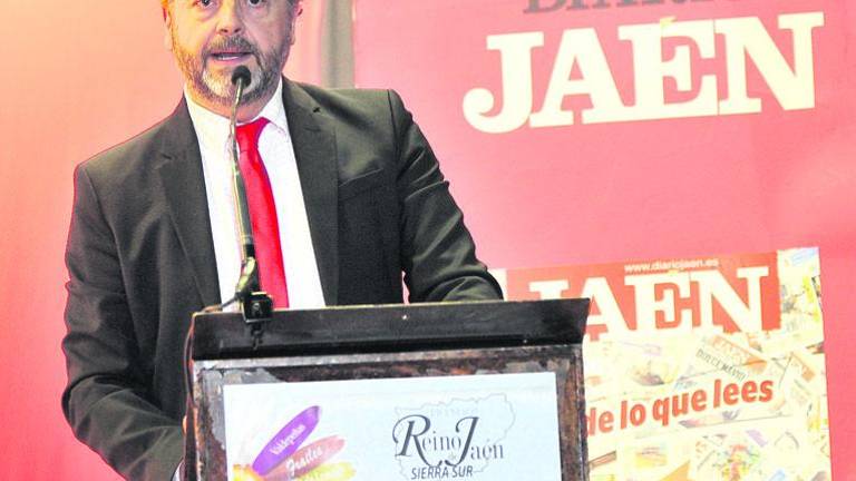 Un aplauso a quienes trabajan para engrandecer la provincia Un aplauso a quienes trabajan para engrandecer la provincia