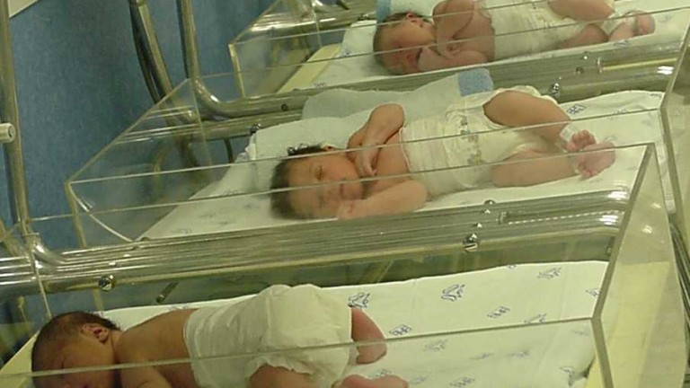 Los recién nacidos en Jaén cuentan ya con su historia de salud desde que reciben el alta