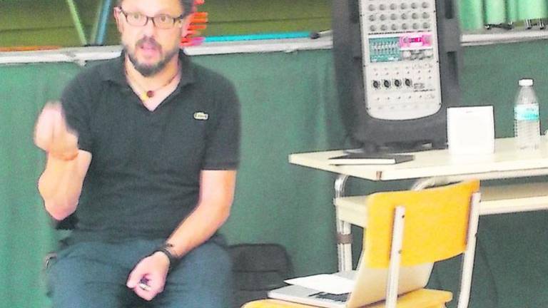 Manuel Pérez reivindica el cuerpo como factor educativo Manuel Pérez reivindica el cuerpo como factor educativo