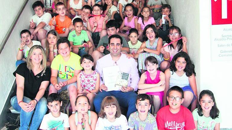 Alumnado de Primaria de la SAFA visita el Ayuntamiento