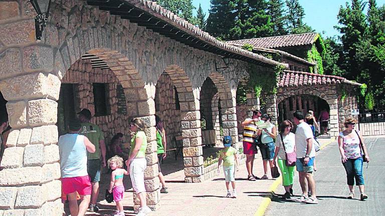 Los turistas califican con un 8,3 su estancia en la provincia Los turistas califican con un 8,3 su estancia en la provincia