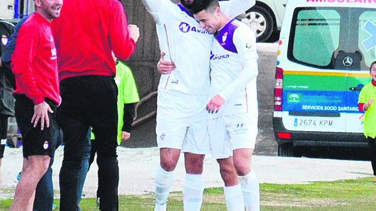 El Real Jaén se embala con otra goleada en casa