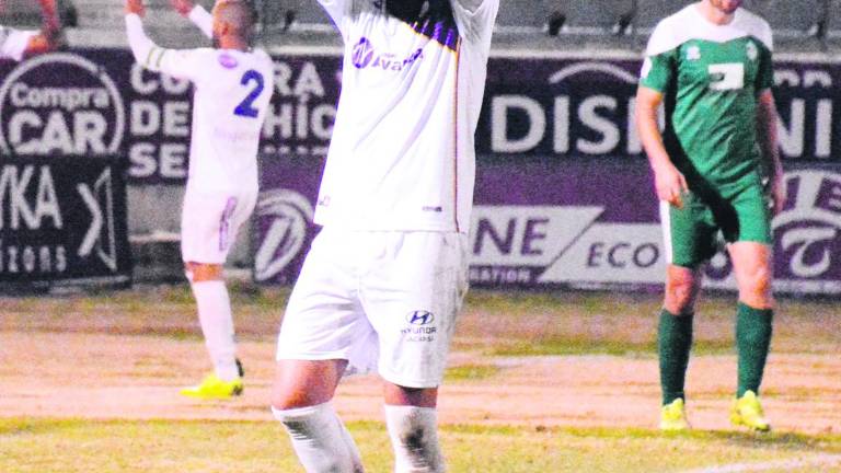 El Real Jaén se embala con otra goleada en casa