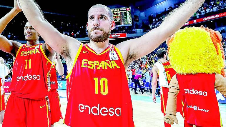 Oriola y Colom lideran la victoria de una España que ya tiene pie y medio en China Oriola y Colom lideran la victoria de una España que ya tiene pie y medio en China