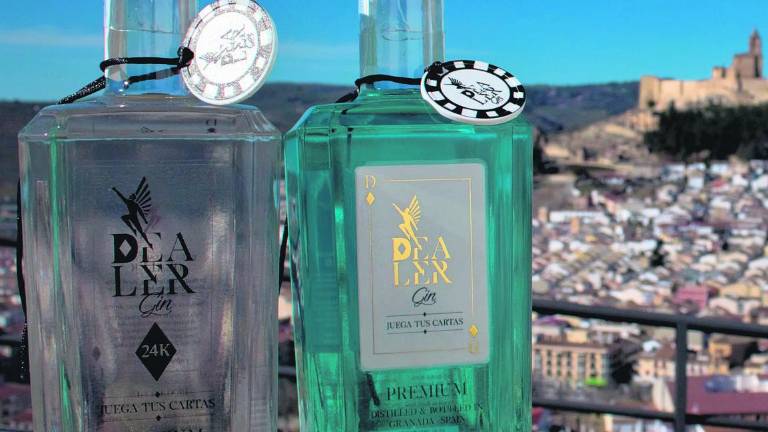 Dealer Gin, un licor con sello netamente de la Sierra Sur Dealer Gin, un licor con sello netamente de la Sierra Sur