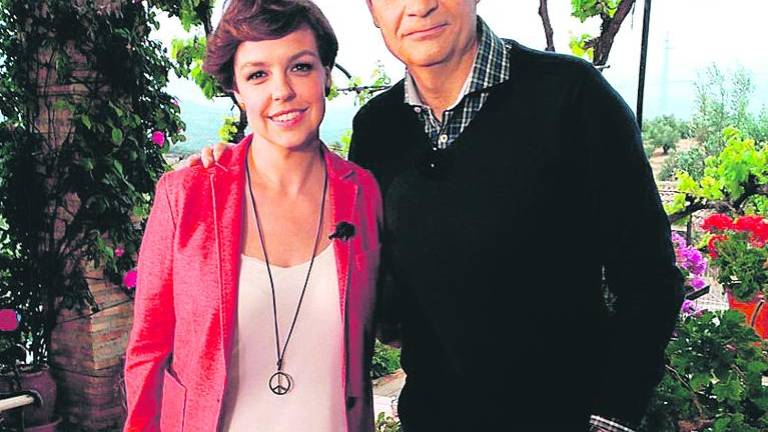 Cristina Villanueva habla de sus recuerdos en Cambil Cristina Villanueva habla de sus recuerdos en Cambil