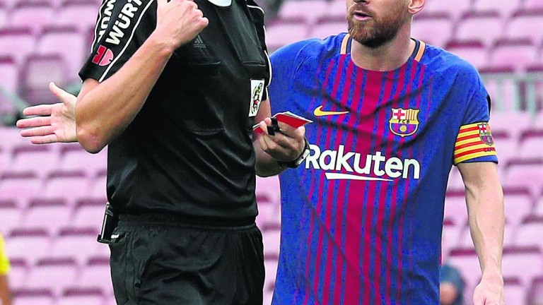 Munuera Montero, el jiennense que arbitró en la soledad del Camp Nou