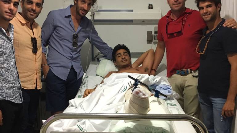 Un joven herido por un toro lucha por conservar la pierna Un joven herido por un toro lucha por conservar la pierna