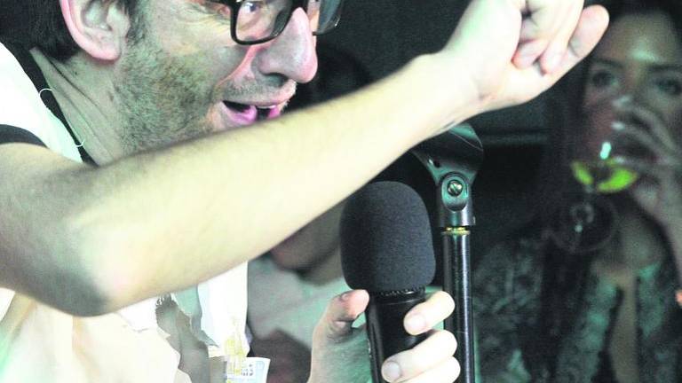 Carcajadas que abren el año de la mano de David Navarro Carcajadas que abren el año de la mano de David Navarro
