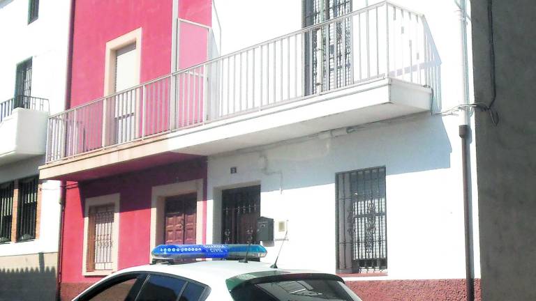 Un vecino de Begíjar se entrega tras horas de atrincheramiento Un vecino de Begíjar se entrega tras horas de atrincheramiento
